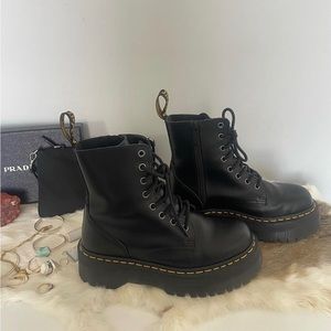 DOC MARTEN Jadon platform combat boots!! (Only worn once)
